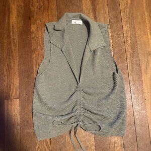 Cropped collared tank